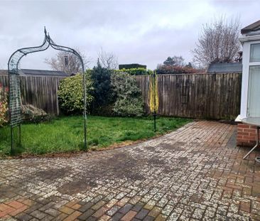 2 bedroom bungalow to rent - Photo 1