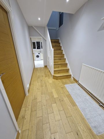 3 Bed Semi-Detached House, Hendon, NW4 - Photo 5