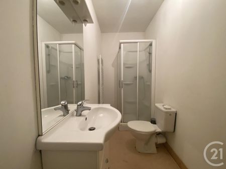Location Maison 3 pièces 61m² CHATEAUROUX 36000 - Photo 2