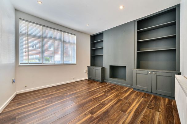 Flat to rent - Chislehurst Road, Orpington, BR6 - Photo 1