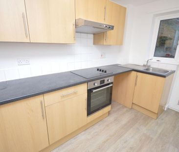 2 bedroom semi-detached house to rent - Photo 5