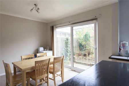 4 bedroom semi-detached house to rent - Photo 4