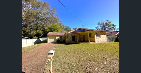 Cute and Cozy Three-Bedroom Home - Photo 5