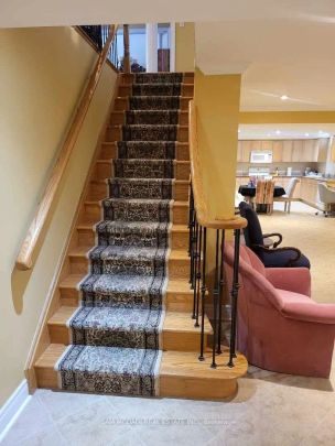 Detached Home For Lease | W9254096 - Photo 1