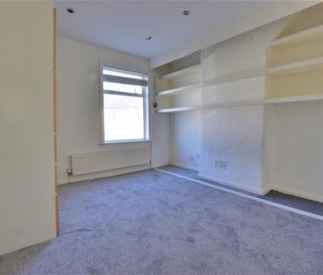 Holywell Road, Watford - Photo 3