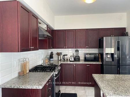 For Lease - 91 Badgerow Way, Aurora, Ontario - Photo 3