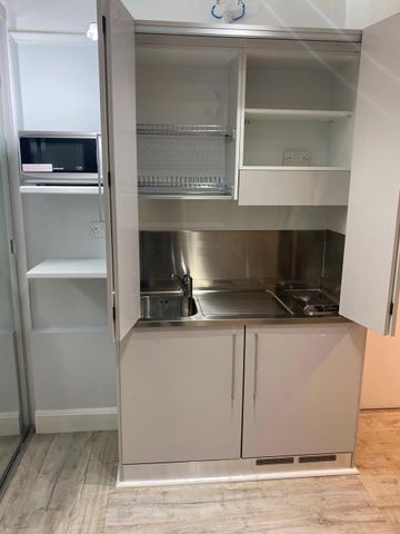 Studio Flat, Pelham Court, SW3 - Photo 2