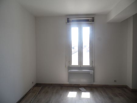 Location appartement 1 pièce, 16.00m², Doué-la-Fontaine - Photo 3