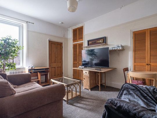 3 bedroom flat to rent - Photo 1