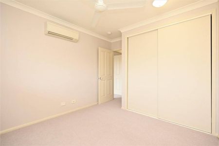 Huge Townhouse in Amazing Complex - Pool and Tennis - 6 MONTH Lease Only - Photo 3