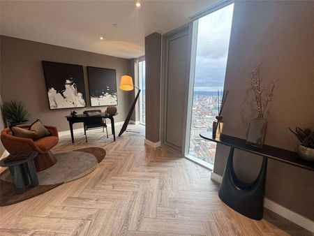 Exceptional Fully Furnished Three Double Bedroom Penthouse Apartment with unrivalled facilities in the Exclusive Cortland Development, Colliers Yard. - Photo 2