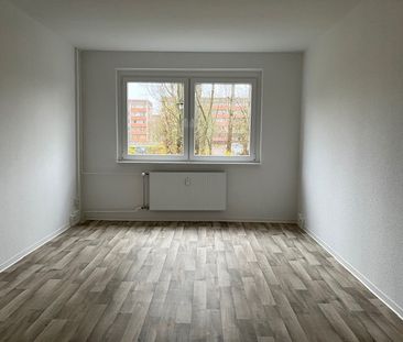 Schöne 2 Raum-Wohnung mit Balkon und Badewanne - Foto 2