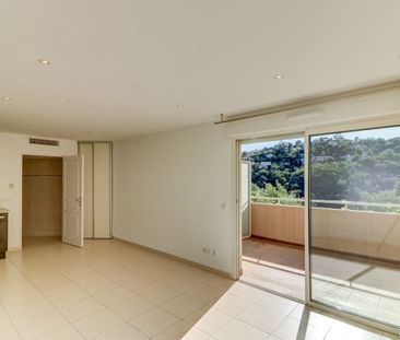 Mandelieu-La-Napoule : grand appartement à louer - Photo 6