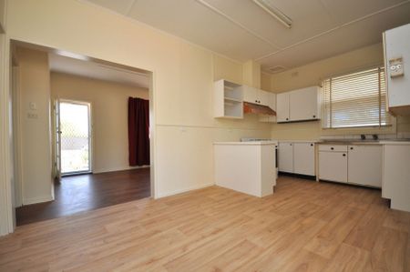 6 Grantham Street, Port Augusta - Photo 5