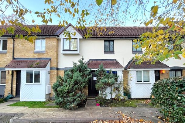 Friary Court, Woking - 1 bedroomProperty for lettings - Seymours - Photo 1