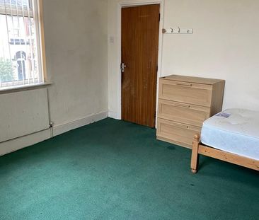 4 Bed Flat, Filey Street, S10 - Photo 5