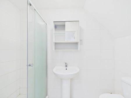 House of multiple occupation to rent - Photo 2