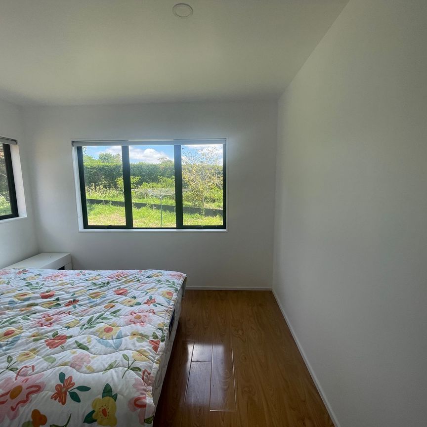 Charming Single-Level Home with Bonus Sleep-Out&excl; - Photo 1