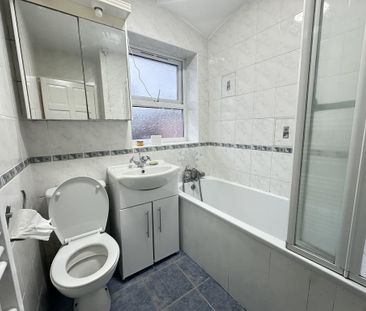 3 bedroom semi-detached house to rent - Photo 4