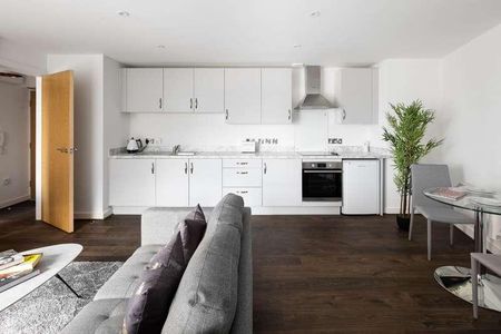 Dale House, London Road, Hazel Grove, Stockport, SK7 - Photo 3