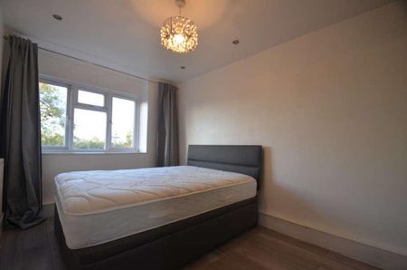 Berkeley Court, Weybridge, KT13 - Photo 2