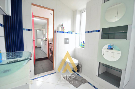 3 bedroom terraced house to rent - Photo 3