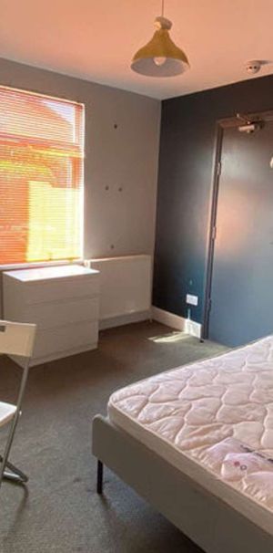OX Living is proud to present this high-quality 6-bedroom co-living property, perfect for working professionals looking for stylish, stress-free living. - Photo 1