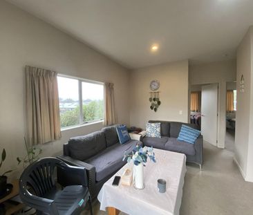 Keeping it light in Bordesley - Photo 2