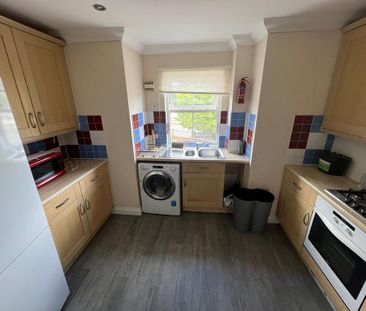 3 bedroom flat to rent - Photo 2