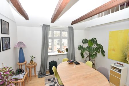 Eksklusiv taglejlighed med loft til kip i hjertet af Aalborg - Foto 5