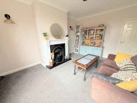 2 bedroom end of terrace house to rent - Photo 2