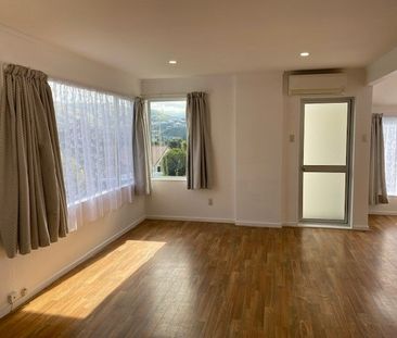 2 Jarvie Grove, Churton Park - Photo 3