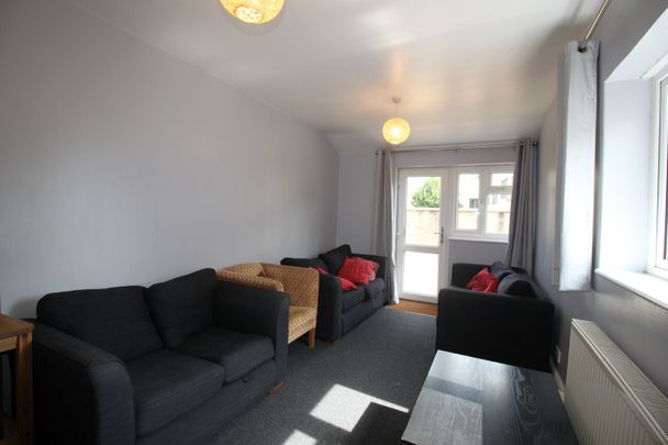 8 Bed Terraced House, Livingstone Road, SO14 - Photo 1