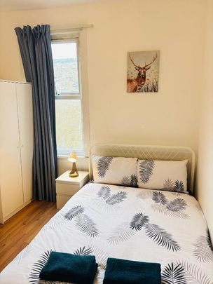 Room in a Shared House, Mossford Street, E3 - Photo 1