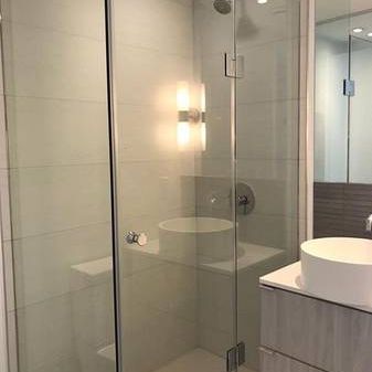 Yonge & Eglinton Stunning 2Bdrm Modern Split Bdrm Open Concept - Photo 3