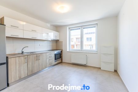 Pronájem bytu 3+1 65 m², Na Hrázi, Znojmo - Photo 2