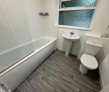 2 bedroom end of terrace house to rent - Photo 1