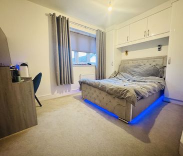 Valley Meadow, Bradford, Denholme - Photo 6