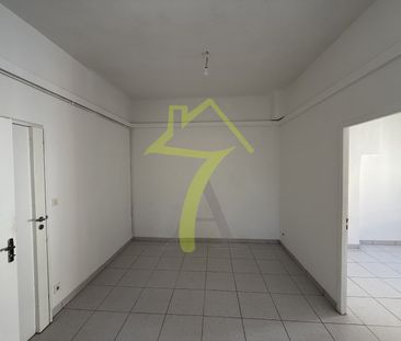 Location Appartement 2 pièces 42m² MARSEILLE 1er - Photo 5