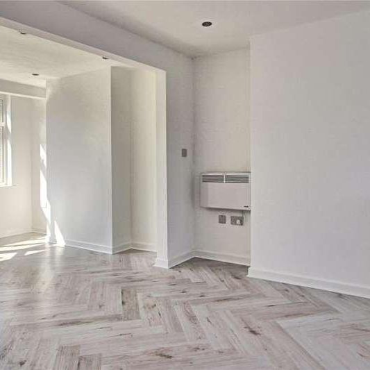 Old Woking, GU22 - Photo 1