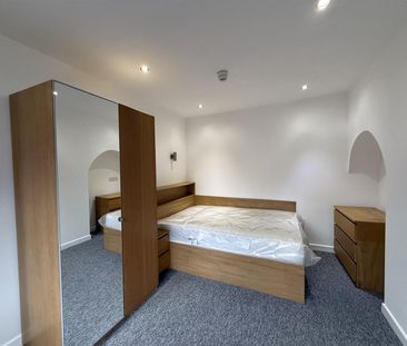 16 Well Street - Photo 5