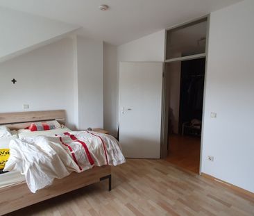 Zentral und geräumig! Dachgeschosswohnung zum wohlfühlen! - Foto 1