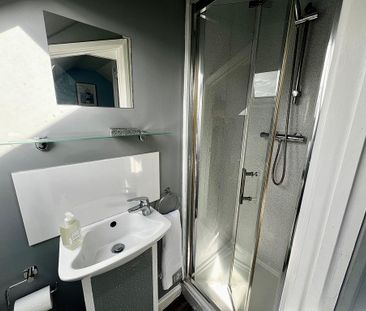 1 bedroom in a house share to rent - Photo 5