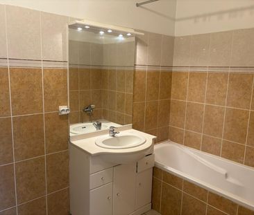 Location Appartement 2 pièces 62m² MONTPELLIER 34090 - Photo 3