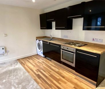 Halifax Road, Staincliffe, Dewsbury, West Yorkshire, WF13 - Photo 4