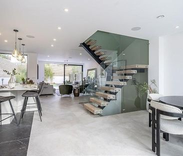 4 bedroom semi-detached house to rent - Photo 3