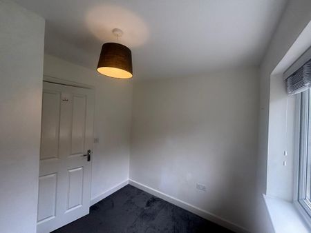 3 bedroom semi-detached house to rent - Photo 4