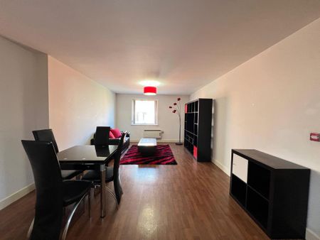 1 bedroom flat to rent - Photo 2
