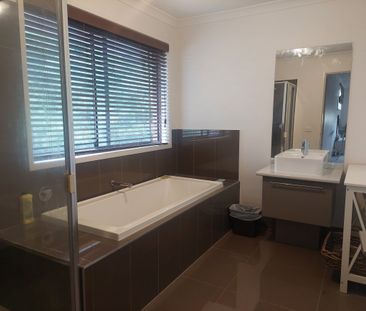 Glen Waverley - Photo 2