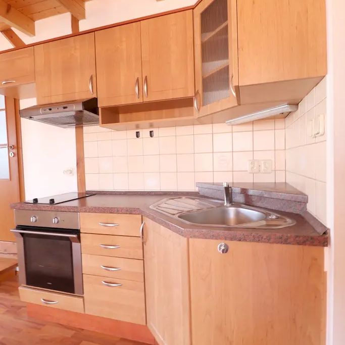 Pronájem atypického podkrovního bytu 2+kk, 65 m - Photo 1
